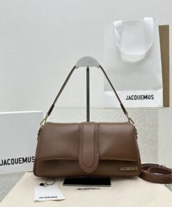 Alternative view of Jacquemus Product-136421581
