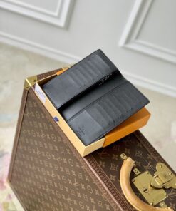 Alternative view of Louis Vuitton Product-004522